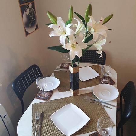 Lovely 1Bedrood Apartment 길드포드 외부 사진