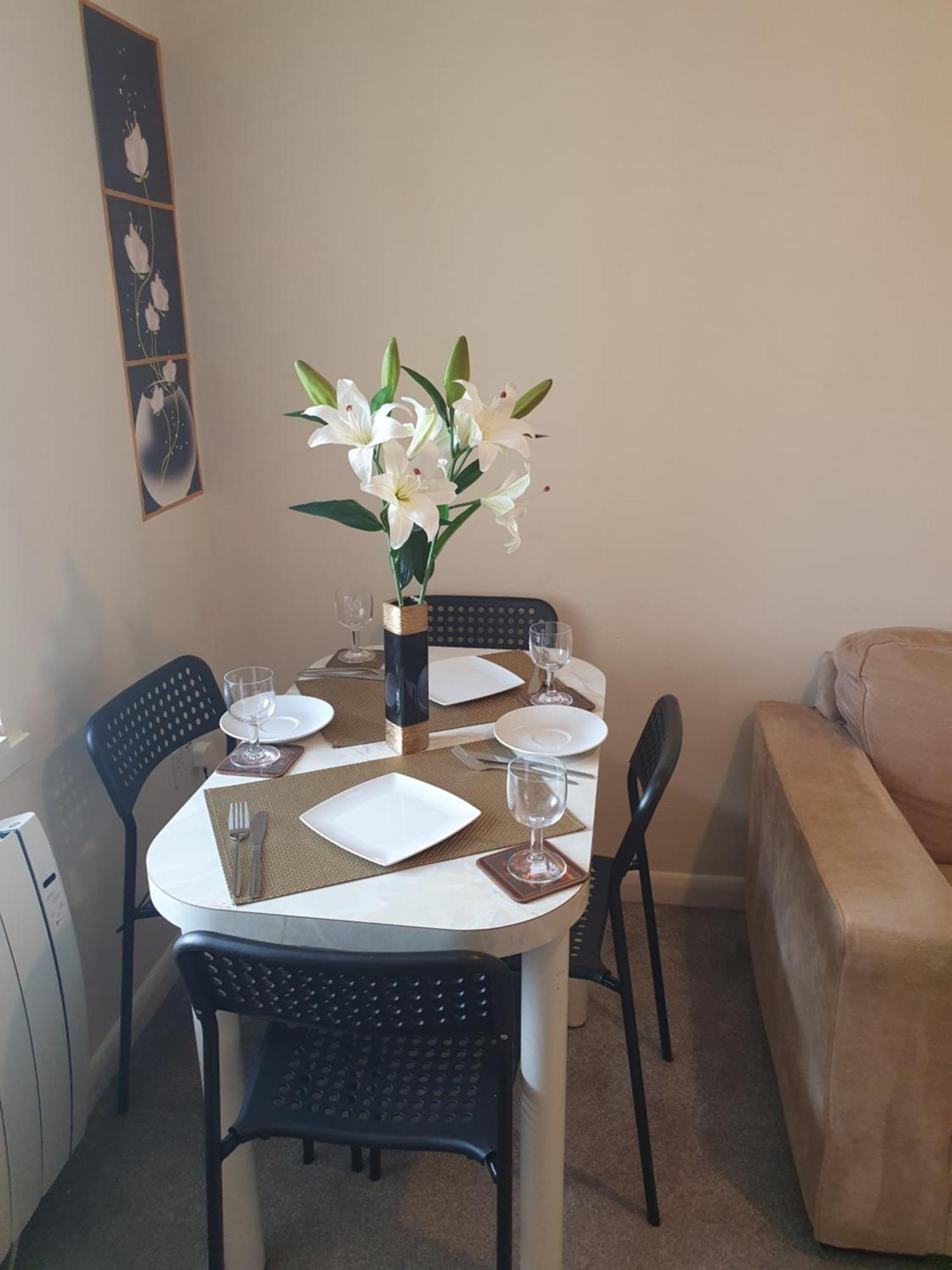 Lovely 1Bedrood Apartment 길드포드 외부 사진