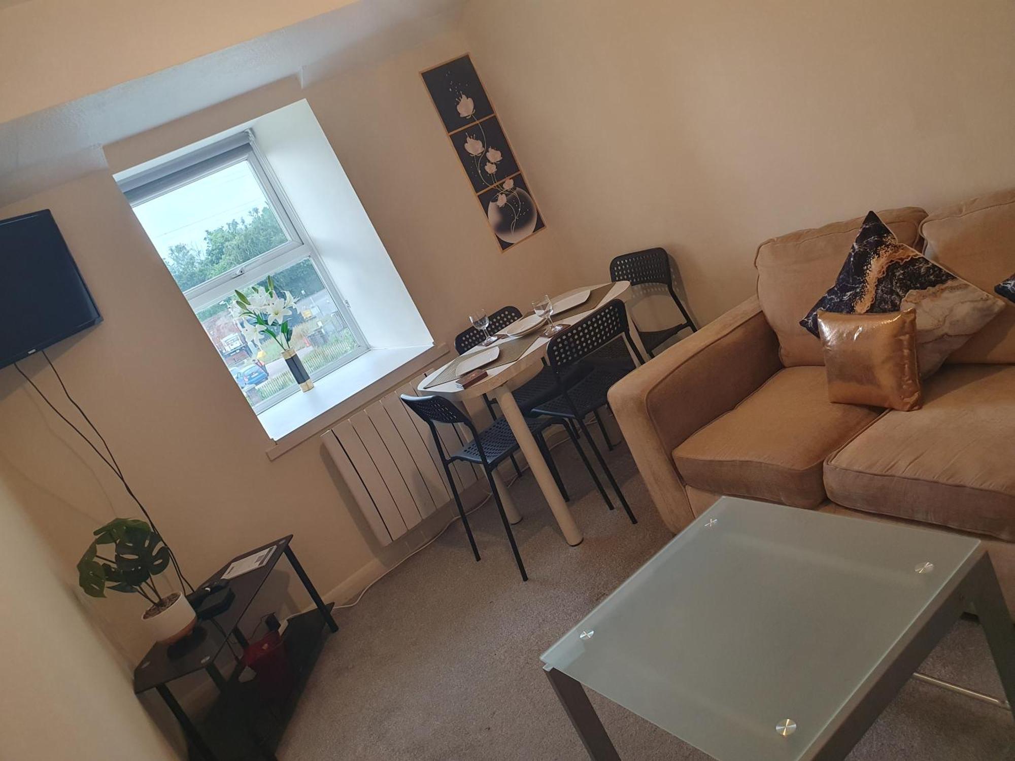 Lovely 1Bedrood Apartment 길드포드 외부 사진