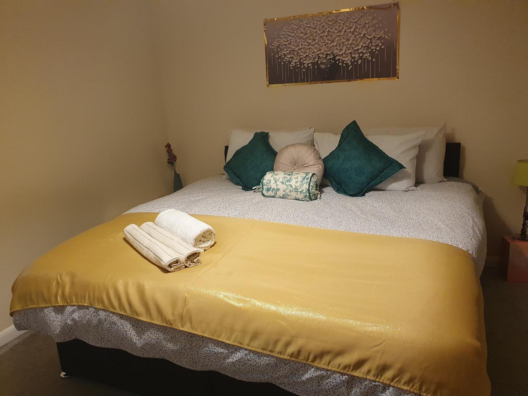 Lovely 1Bedrood Apartment 길드포드 외부 사진