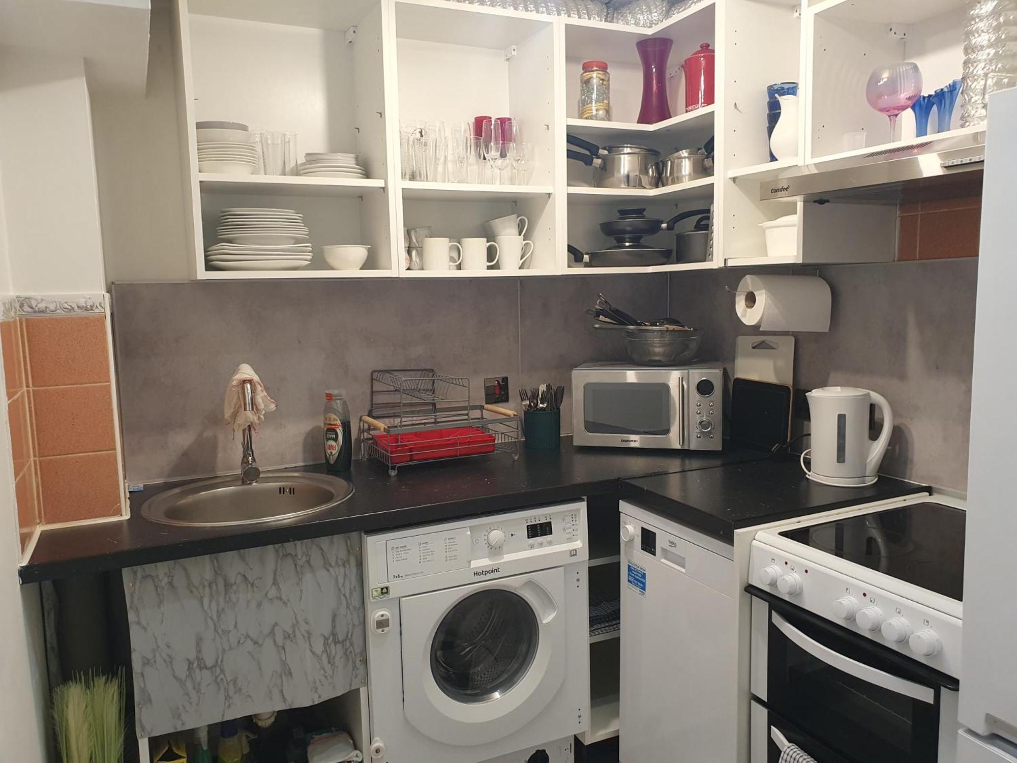 Lovely 1Bedrood Apartment 길드포드 외부 사진