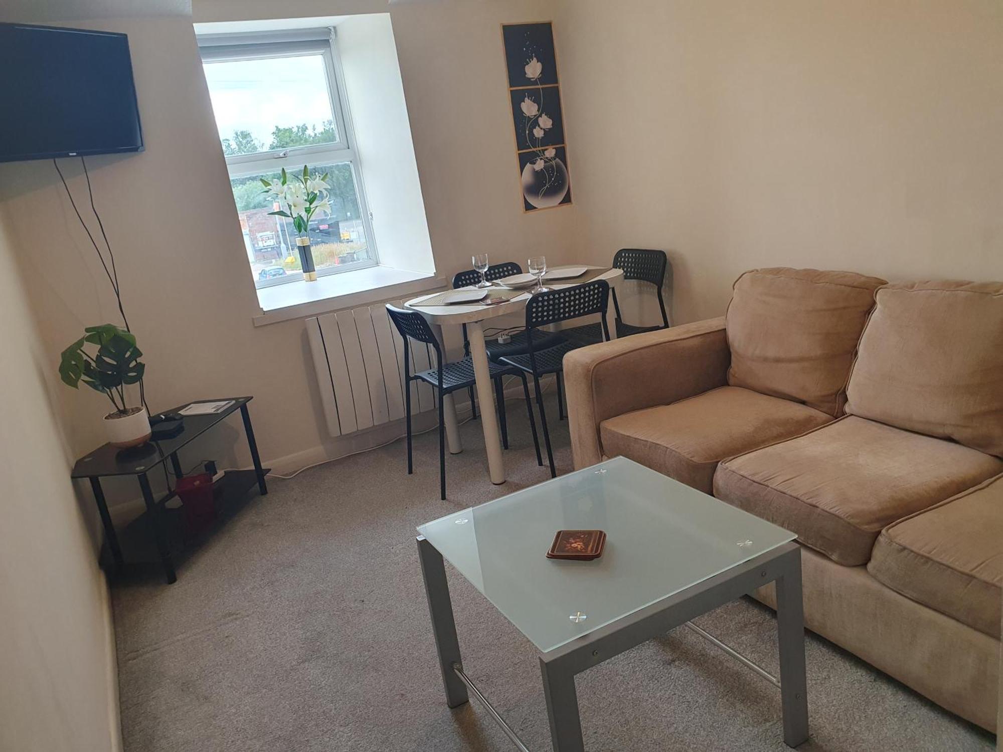 Lovely 1Bedrood Apartment 길드포드 외부 사진