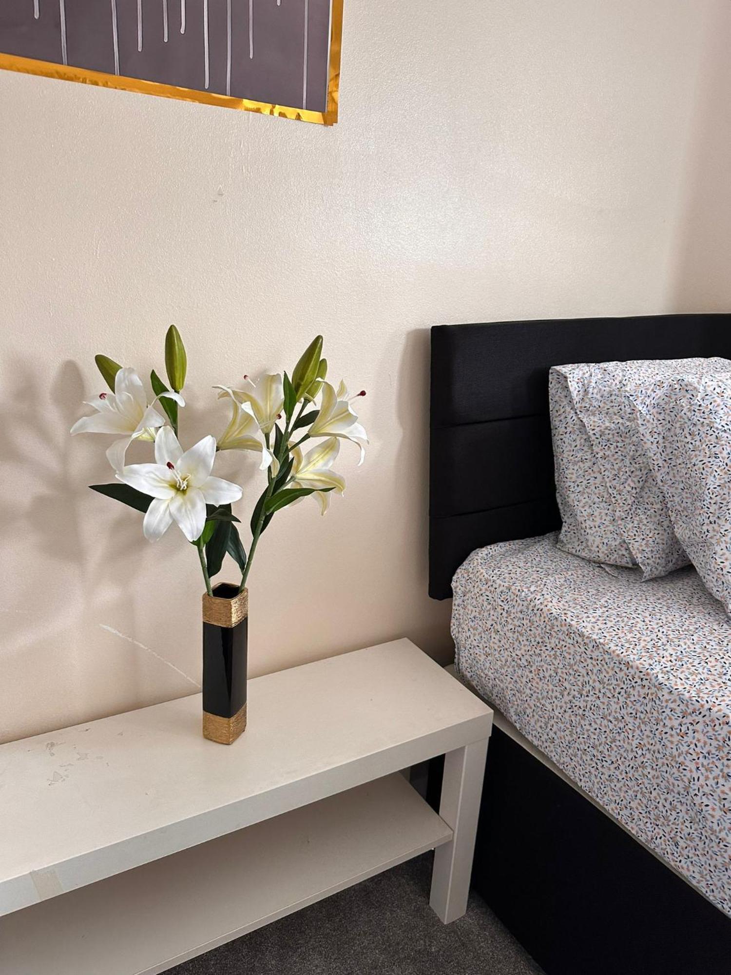 Lovely 1Bedrood Apartment 길드포드 외부 사진