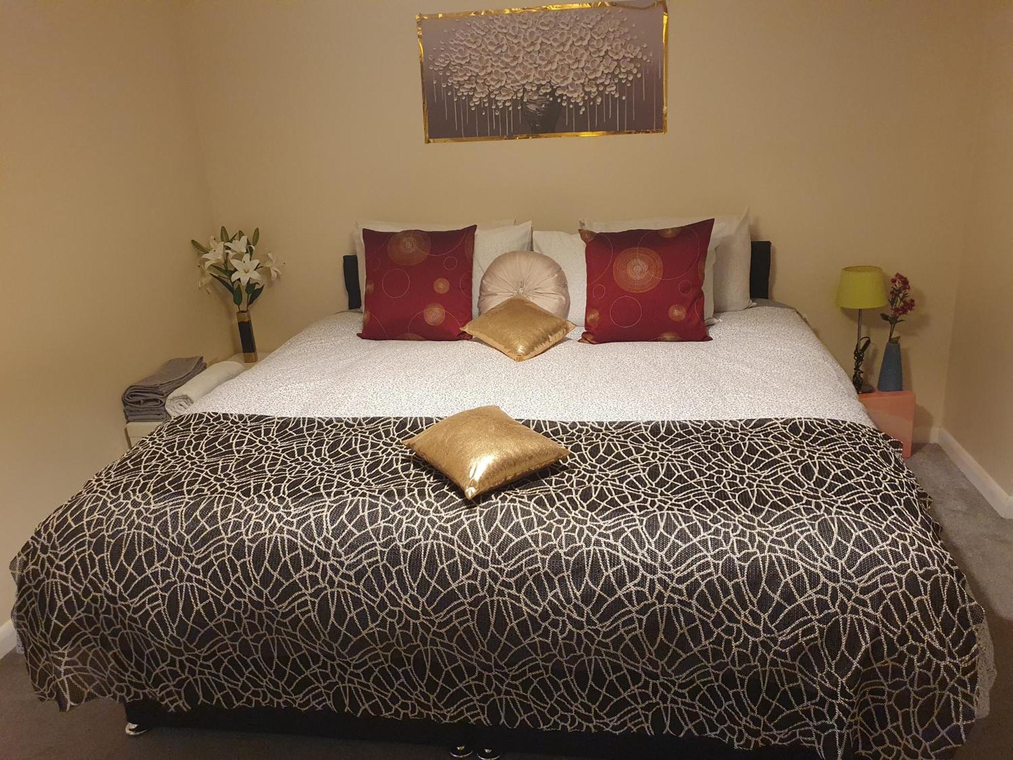 Lovely 1Bedrood Apartment 길드포드 외부 사진
