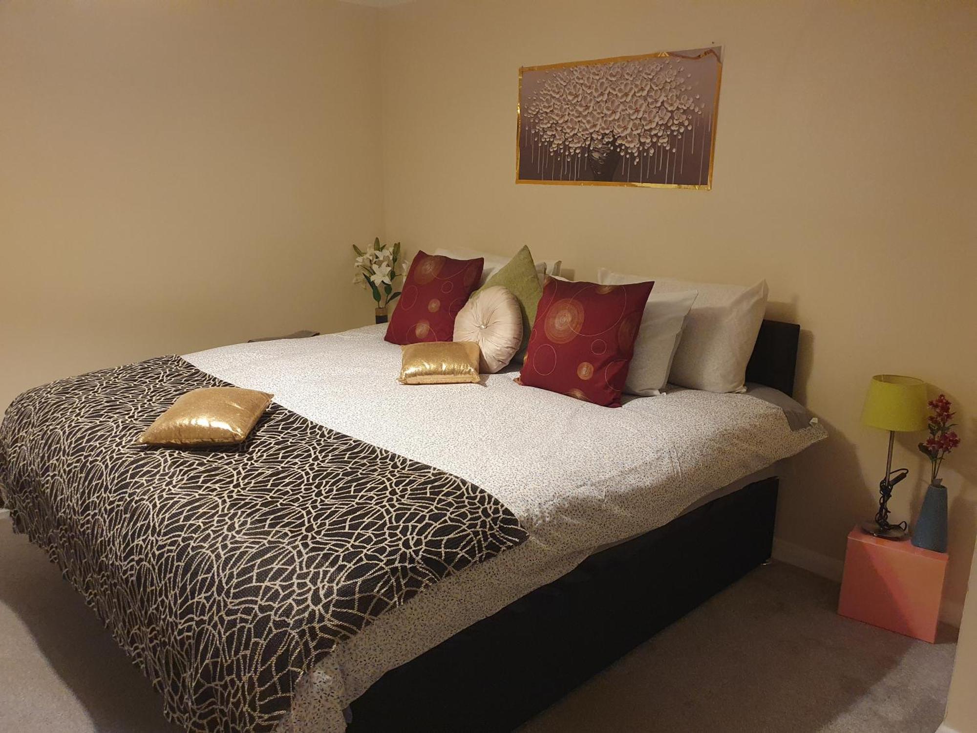 Lovely 1Bedrood Apartment 길드포드 외부 사진