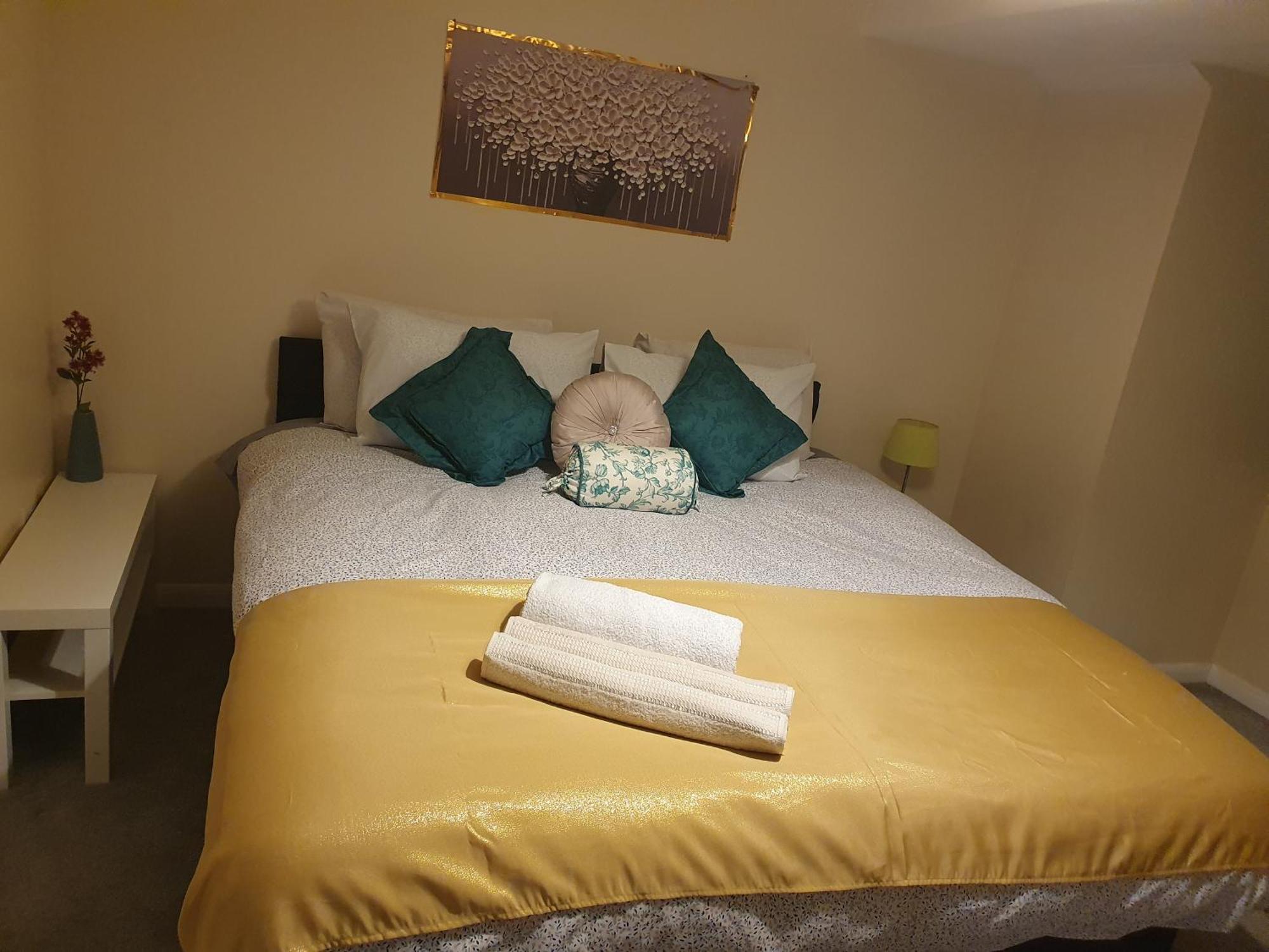 Lovely 1Bedrood Apartment 길드포드 외부 사진