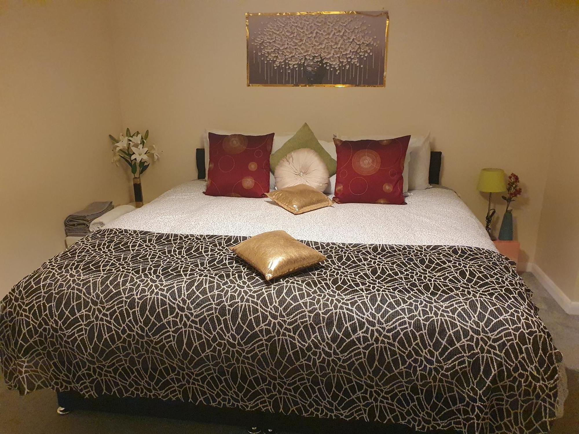 Lovely 1Bedrood Apartment 길드포드 외부 사진